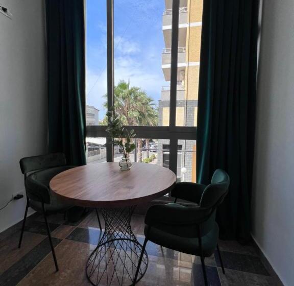 اتاق استاندارد, Cactus Apartments