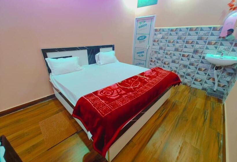 Трехместный Номер Базовый, Ayodhya Residency 5 Min Walking From Ram Janmabhoomi