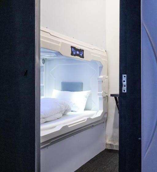 Номер Superior Одноместный, Japanese Style Pod Hotel   Naptapgo   1m Ec Metro, Wifi, Lounge, Cafe