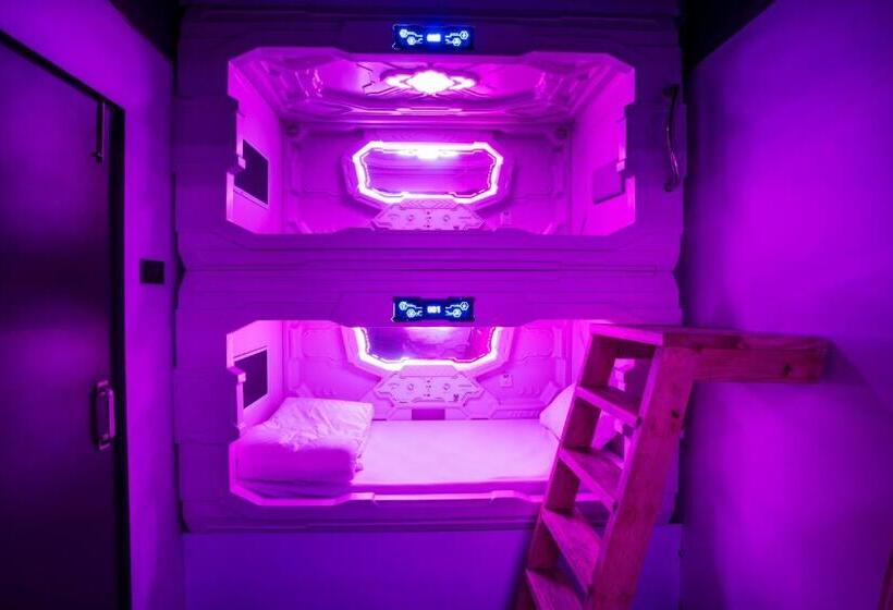 Номер Deluxe, Japanese Style Pod Hotel   Naptapgo   1m Ec Metro, Wifi, Lounge, Cafe