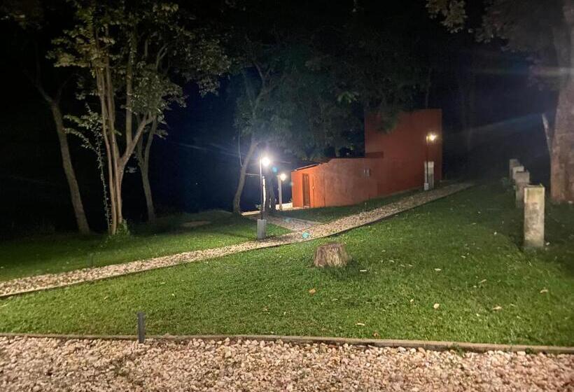 اتاق خانوادگی با چشم‌انداز کوه, Sobaway Resorts