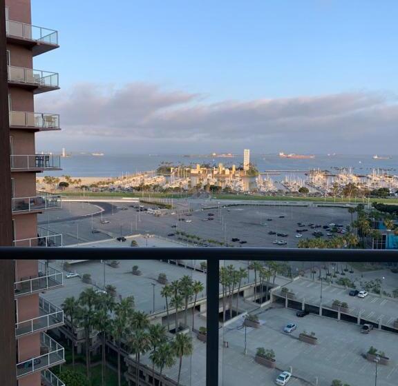 Suíte 2 Dormitórios, Ocean Blvd