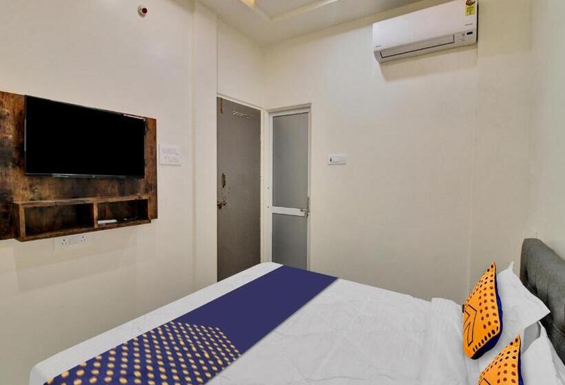 Трехместный Номер Классика, Oyo Hotel Raj Inn