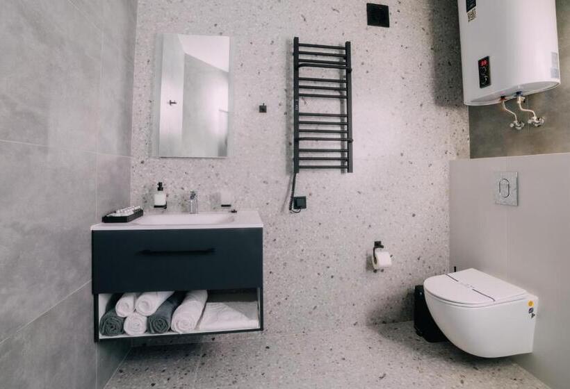 스위트, Rado Hotel Spa
