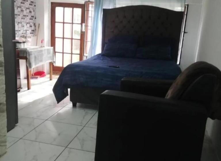 디럭스 스튜디오, Pmb Backpackers Lodge