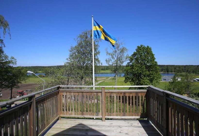 Номер Стандарт с Балконом, Semesterhemmet Sommarro