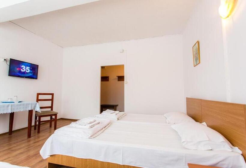 Номер Стандарт Трехместный, Hostel Horia