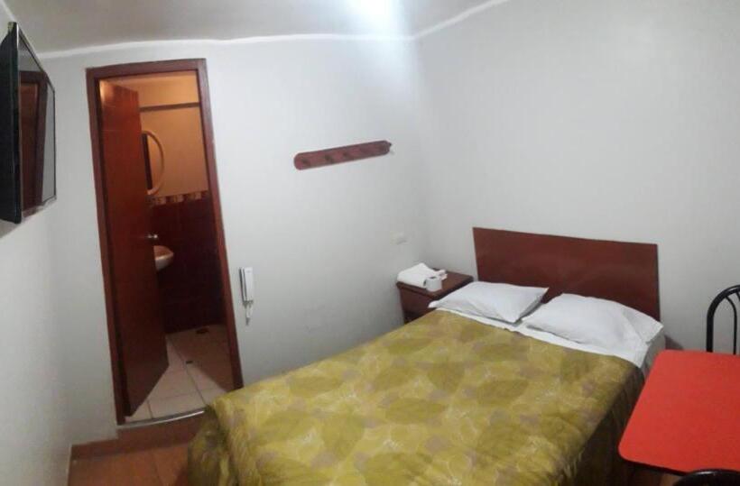 اتاق استاندارد یک نفره, Es Baños Sauna Gianmar I
