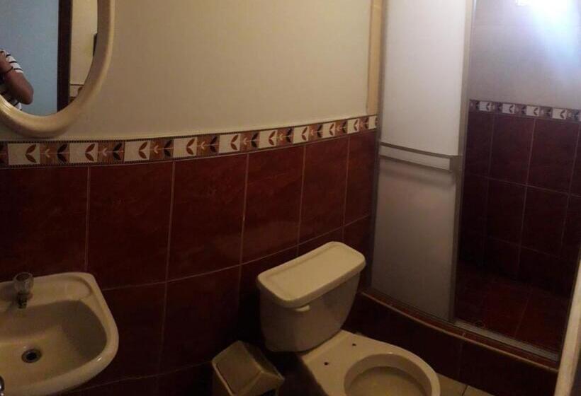 اتاق استاندارد یک نفره, Es Baños Sauna Gianmar I