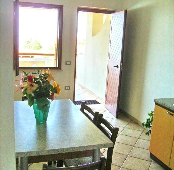 آپارتمان 1 خوابه با چشم‌انداز دریا, Residenza Marinella