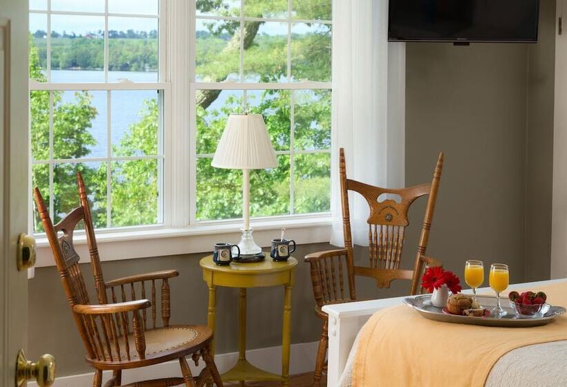 Номер Стандарт Вид на Озеро, Wolf Cove Inn
