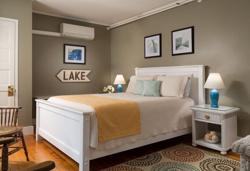 Номер Стандарт Вид на Озеро, Wolf Cove Inn