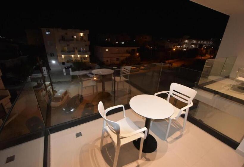 Quarto Deluxe, Agimi