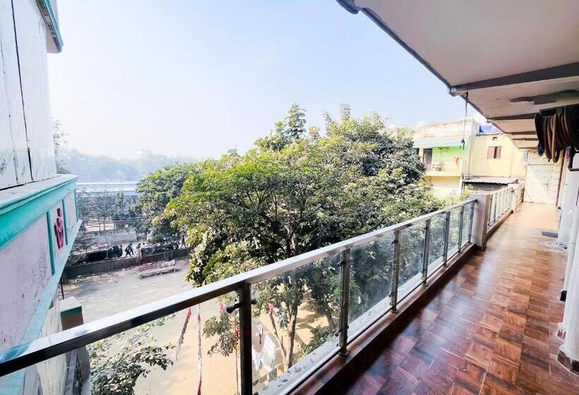 Номер Deluxe, Roomshala 121 Hotel Classic   New Delhi Railway Station