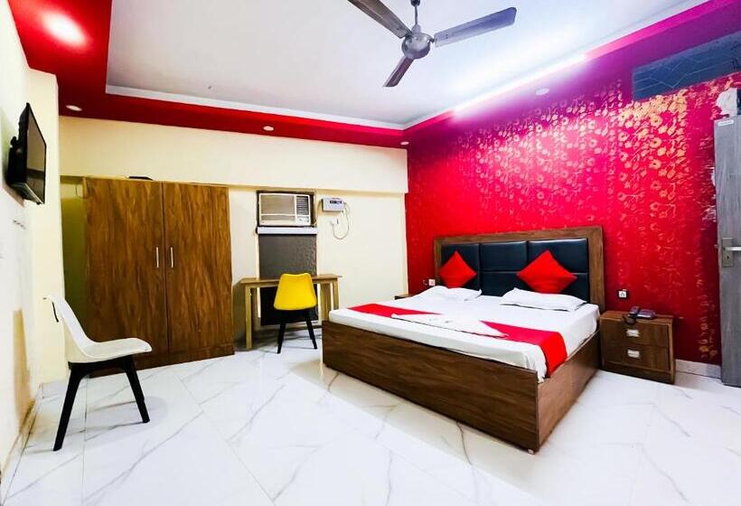 Номер Deluxe, Roomshala 121 Hotel Classic   New Delhi Railway Station