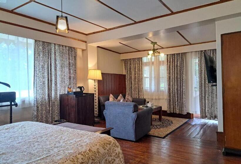 Номер Стандарт, The Heritage Club   Tripura Castle