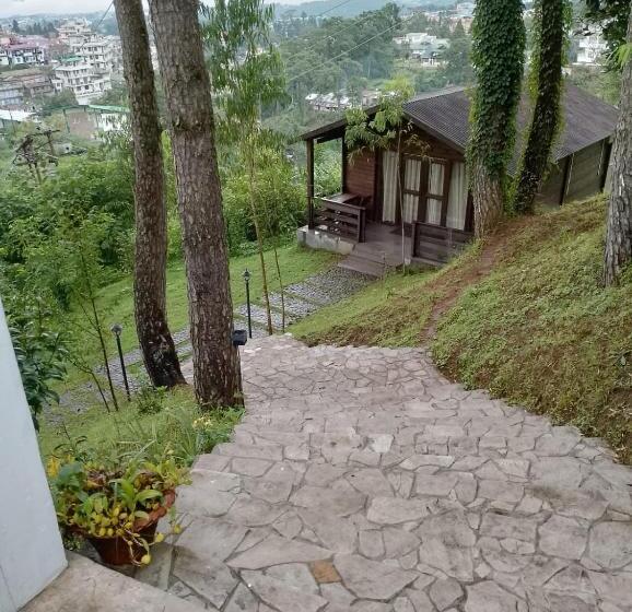 Хижина, The Heritage Club   Tripura Castle