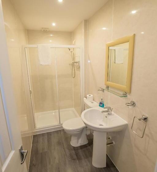 חדר משפחתי, Granite City Guest House