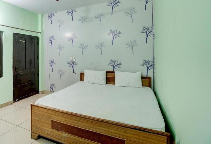 三人经典房间, Oyo Crown Guest House