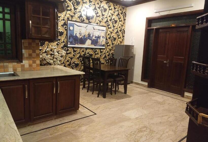 اتاق لوکس, Luxury Guest House Near Agha Khan, Karachi Airport