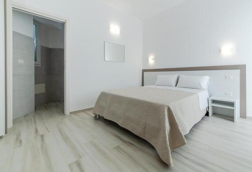 اتاق خانوادگی, B&b Sole