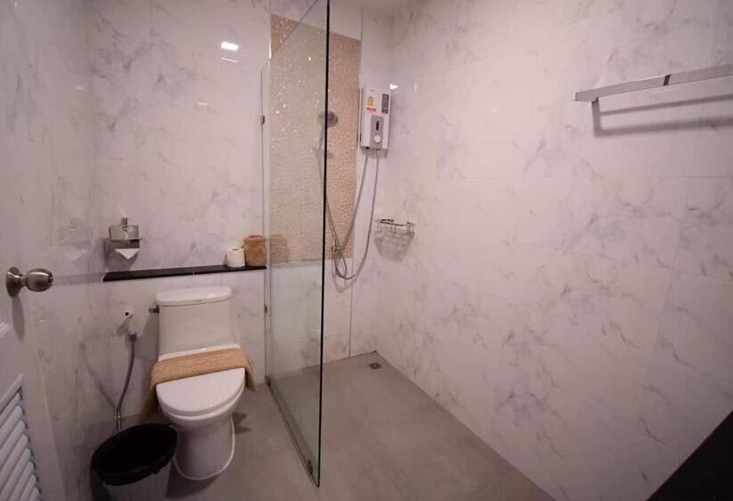 Трехместный Номер Deluxe, พาราไดซ์รีสอร์ต สังขละบุรี Paradise Resort At Sangkhlaburi