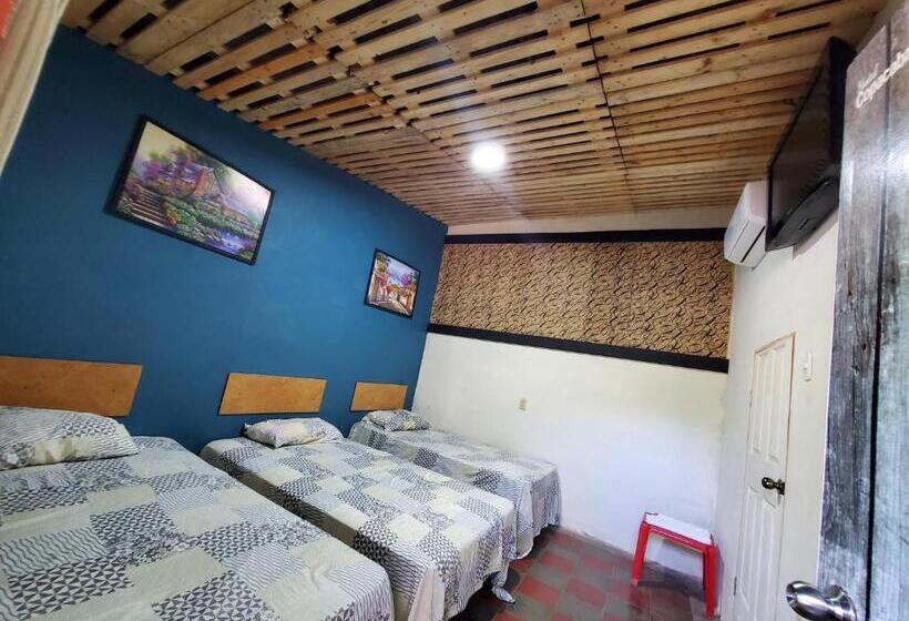اتاق خانوادگی, Hostal Copacabana Sv