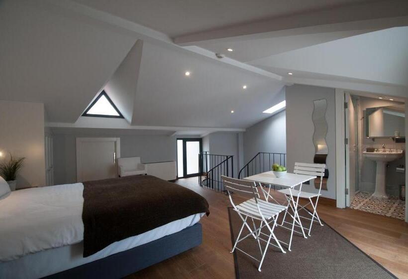 Люкс Кровать Кинг, La Casa Pera Suites