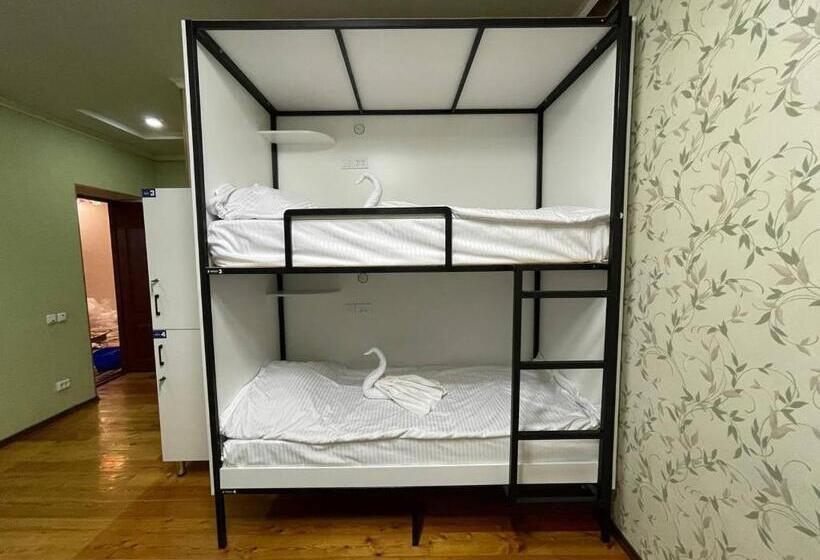 تختخواب در اتاق مشترک, Novo Hostel