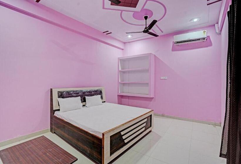Трехместный Номер Классика, Oyo 82187 Divine Inn Hotel And Guest House