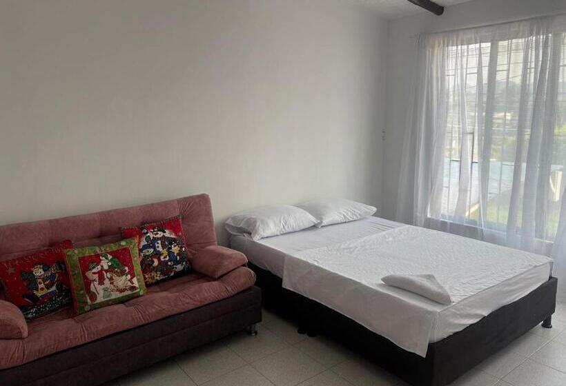 اتاق استاندارد, House The Sara