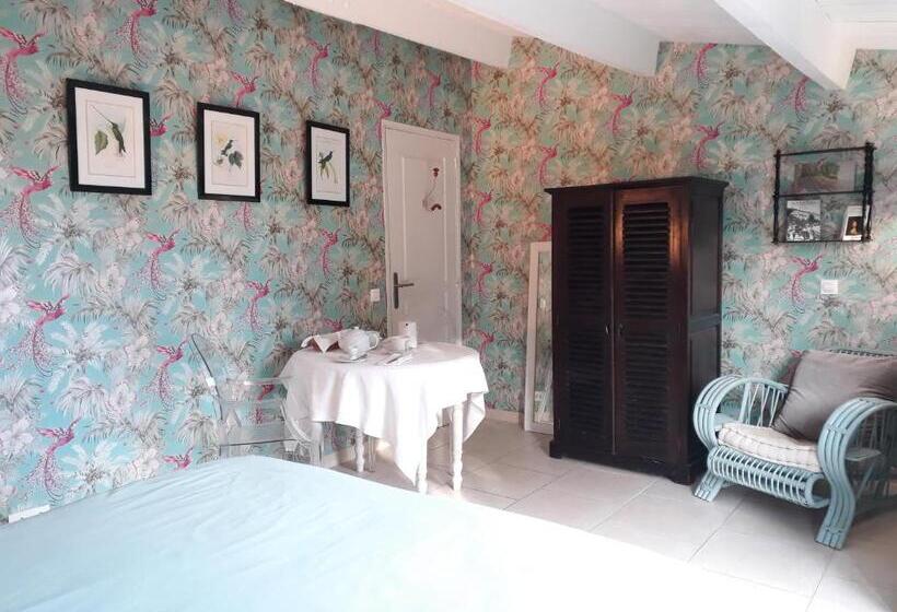 اتاق استاندارد با چشم‌انداز دریا, Chambre Bed And Breakfast Dans La Villa Cypra