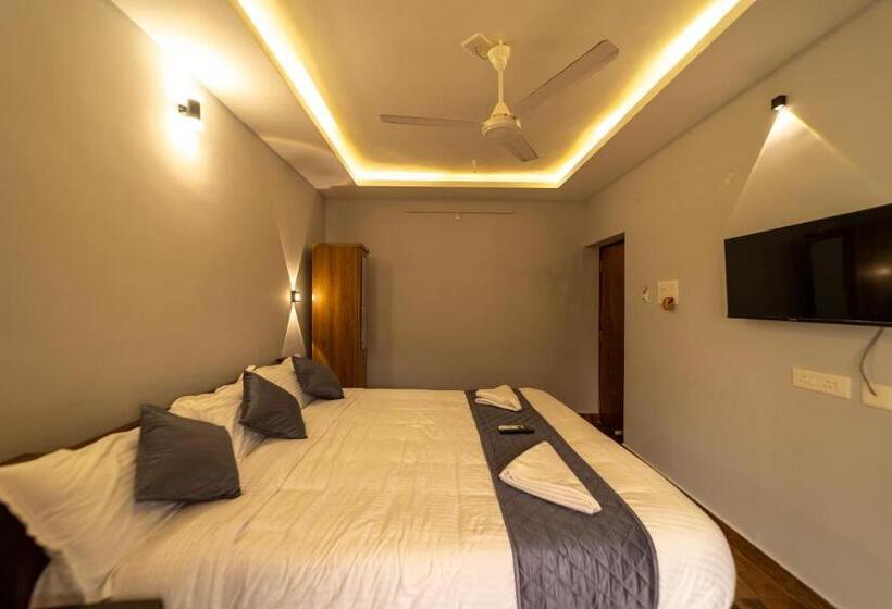 اتاق استاندارد سه نفره, Lax Residency, White Town, Pondicherry