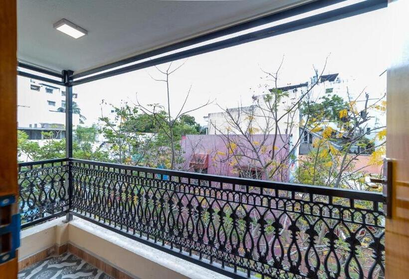 اتاق لوکس با بالکن, Lax Residency, White Town, Pondicherry