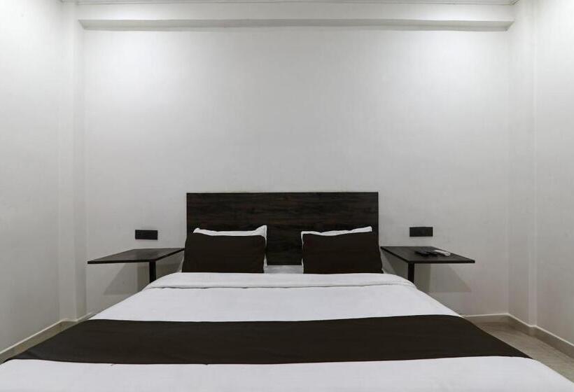 Трехместный Номер Классика, Golden Inn
