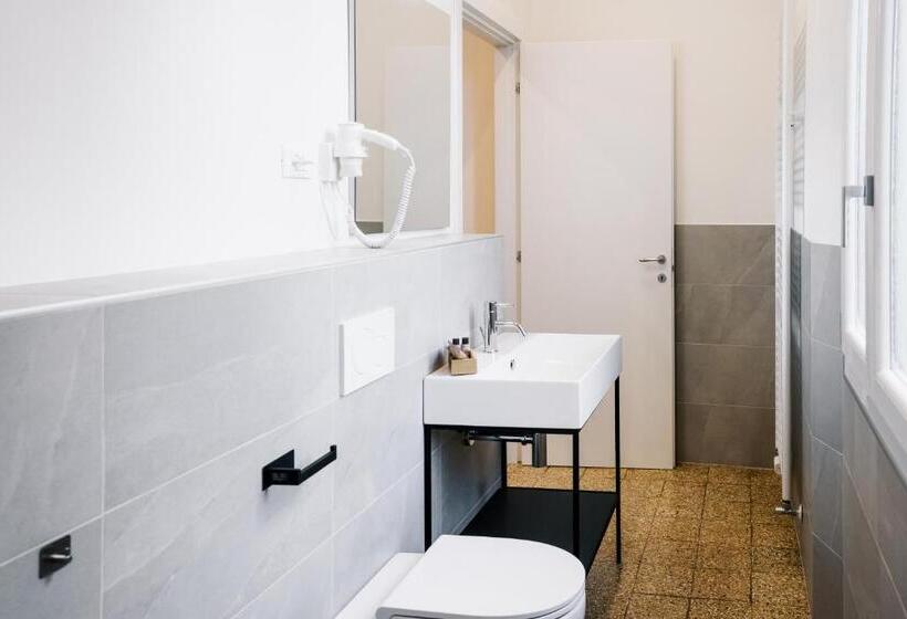 اتاق استاندارد سه نفره, Lamì Room & Apartment