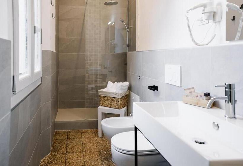 اتاق استاندارد سه نفره, Lamì Room & Apartment