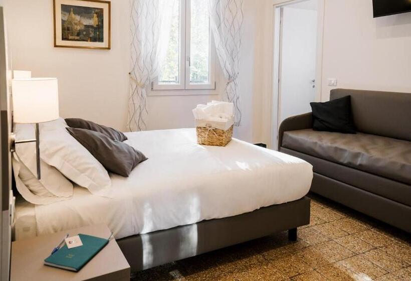 اتاق استاندارد سه نفره, Lamì Room & Apartment