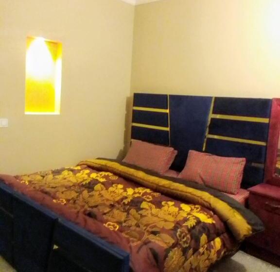 اتاق خانوادگی, J A Guest House