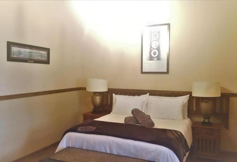 Люкс Повышенной Комфортности, Uniondale Guest Lodge