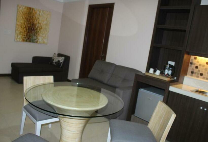 Люкс, Kew Hotel Tagbilaran