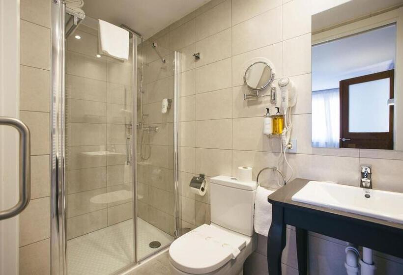 شقة دور أخير غرفة نوم واحدة, Legazpi Doce Rooms & Suites