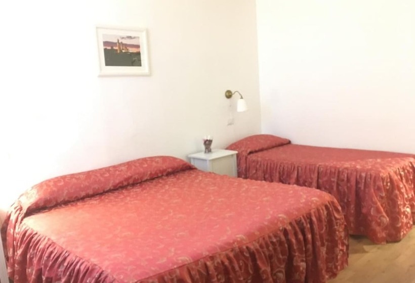 اتاق ساده سه‌ نفره, Relais La Corte Dei Cavalieri