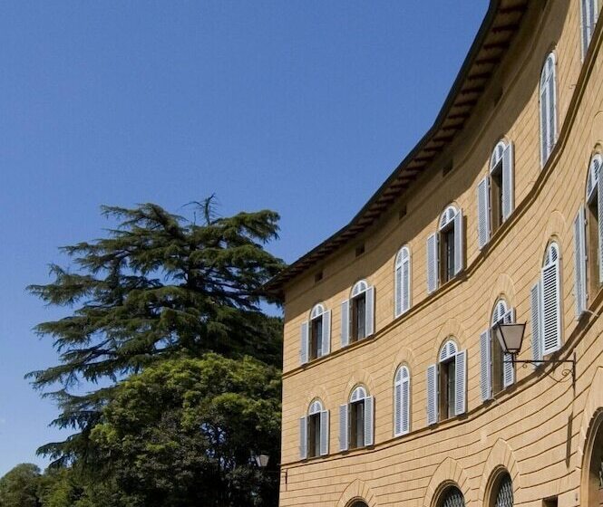 اتاق ساده سه‌ نفره, Relais La Corte Dei Cavalieri