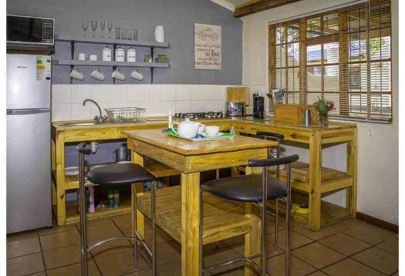 Шале 1 Спальня, Vindoux Tree House Guest Farm & Spa