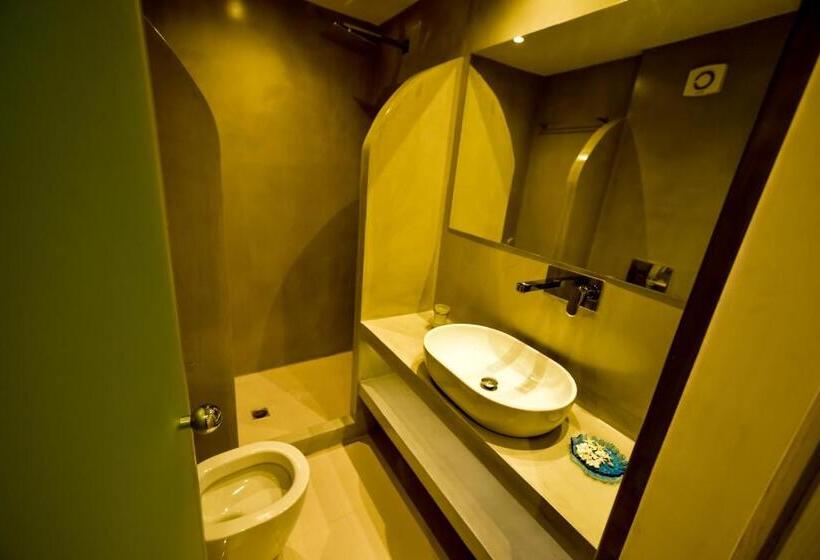 سوئیت جونیور با چشم‌انداز, Kratiras View Luxury Suites