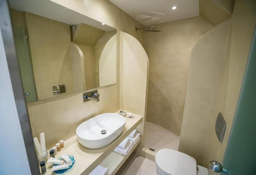 سوئیت جونیور با چشم‌انداز, Kratiras View Luxury Suites