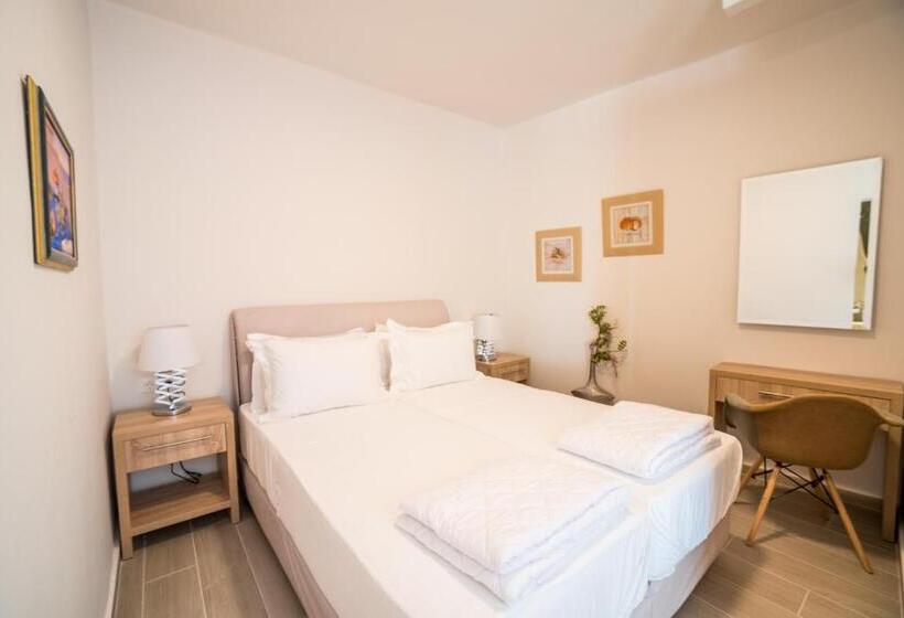 سوئیت دولوکس با چشم‌انداز, Kratiras View Luxury Suites
