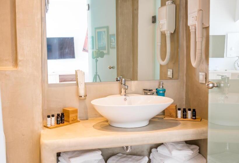 سوئیت دولوکس با چشم‌انداز, Kratiras View Luxury Suites