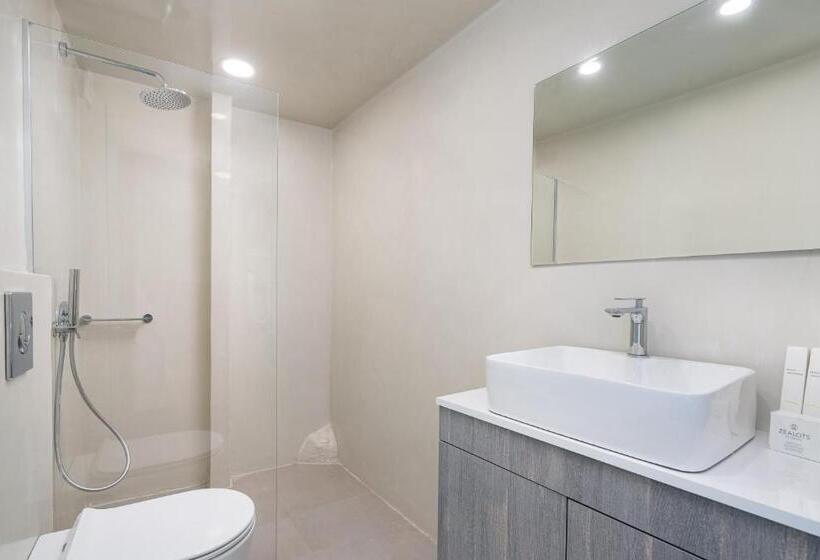 سوئیت با وان آب گرم, Kratiras View Luxury Suites